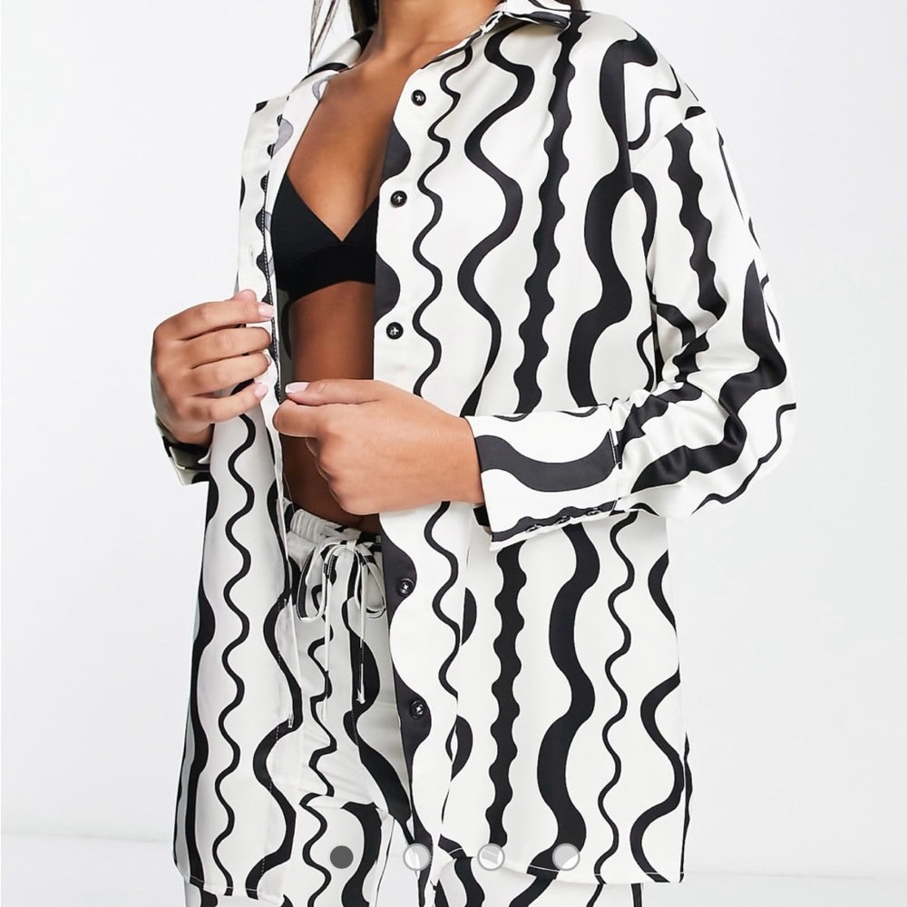 4th & Reckless Neviah long sleeve satin set in wave print